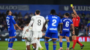 صحفي إسباني يطالب بإيقاف لاعب ريال مدريد لفترة طويلة بسبب قرارات التحكيم